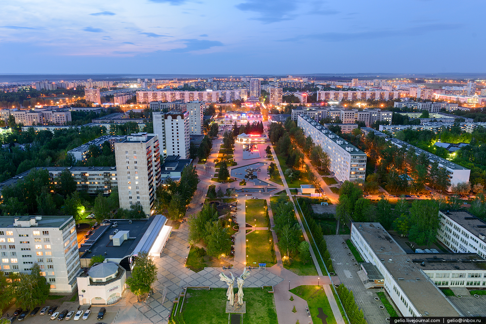 Челны уруссу. Бульвар Энтузиастов Набережные Челны. Набережные Челны центр города. Набережные Челны с высоты птичьего полета. Парк Энтузиастов Набережные Челны.